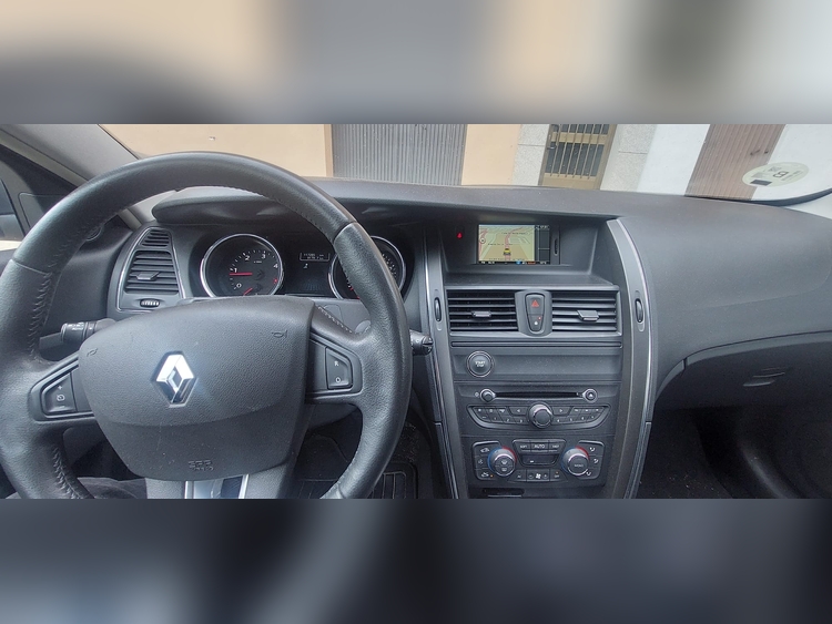 Renault Latitude 2.0 150CV foto 4